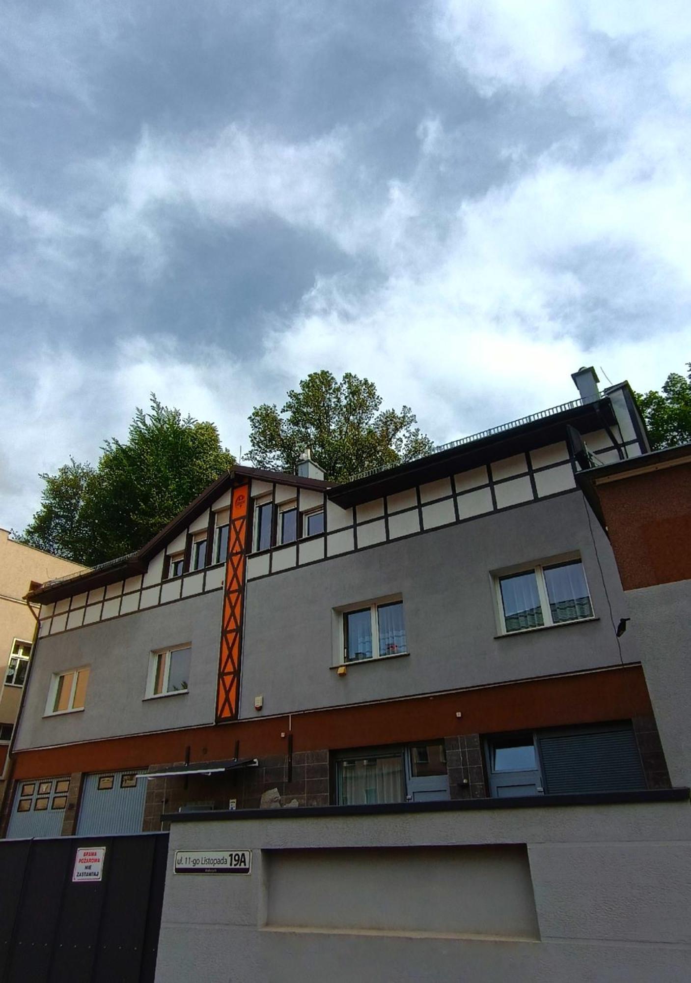 Noclegi "Poza Szlakiem" Wałbrzych Exterior foto